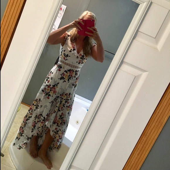 {💥SALE}Backless Floral Maxi Dress(M) - Picture 5 of 8